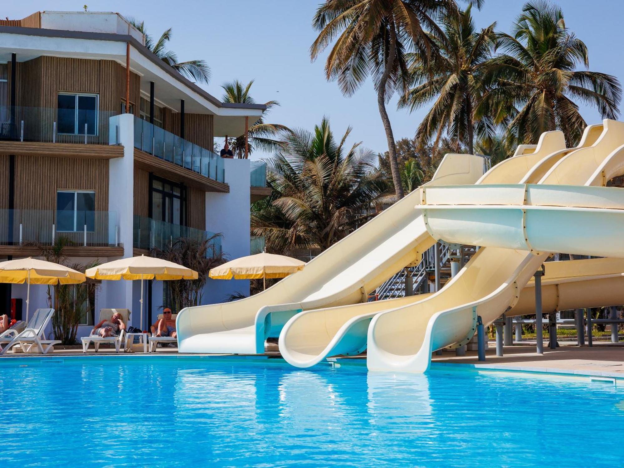 Kombo Beach Resort Serrekunda Exterior foto