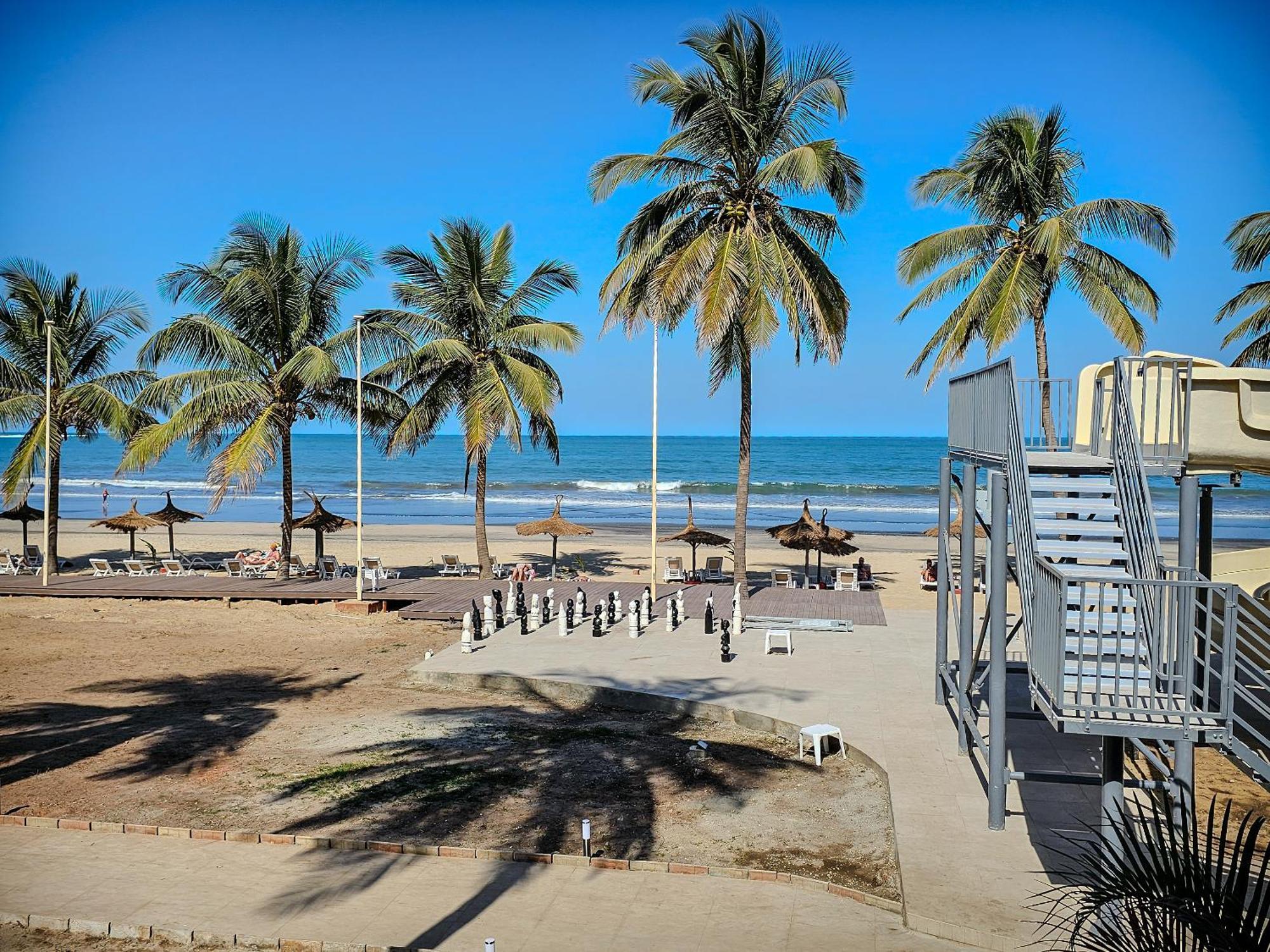 Kombo Beach Resort Serrekunda Exterior foto